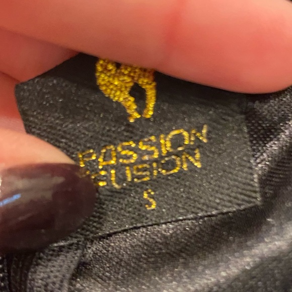 Worn once, EXCELLENT condition PeakABoo Flared Romper - Picture 10 of 16